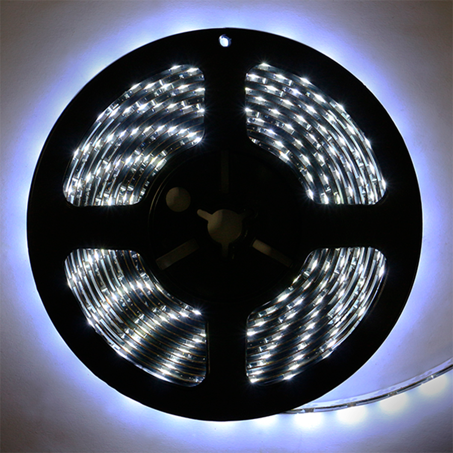 TIRA DE LED 5M 5050 FONDO NEGRO BLANCO