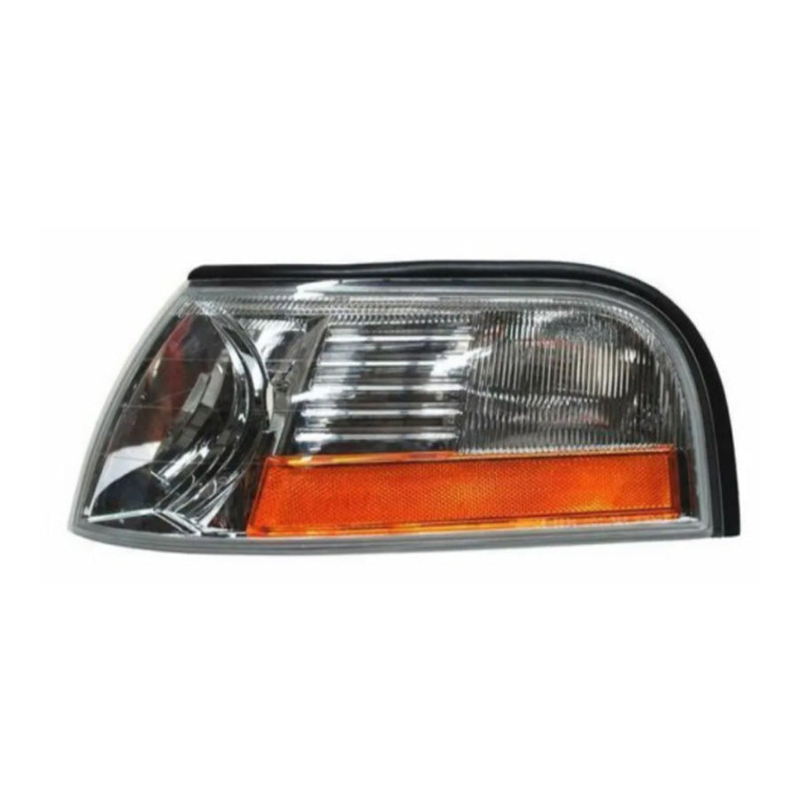 CUARTO PUNTA GRAND MARQUIS 03-04 BLANCO/ AMBAR TYC IZQ 18-5894-01-1A