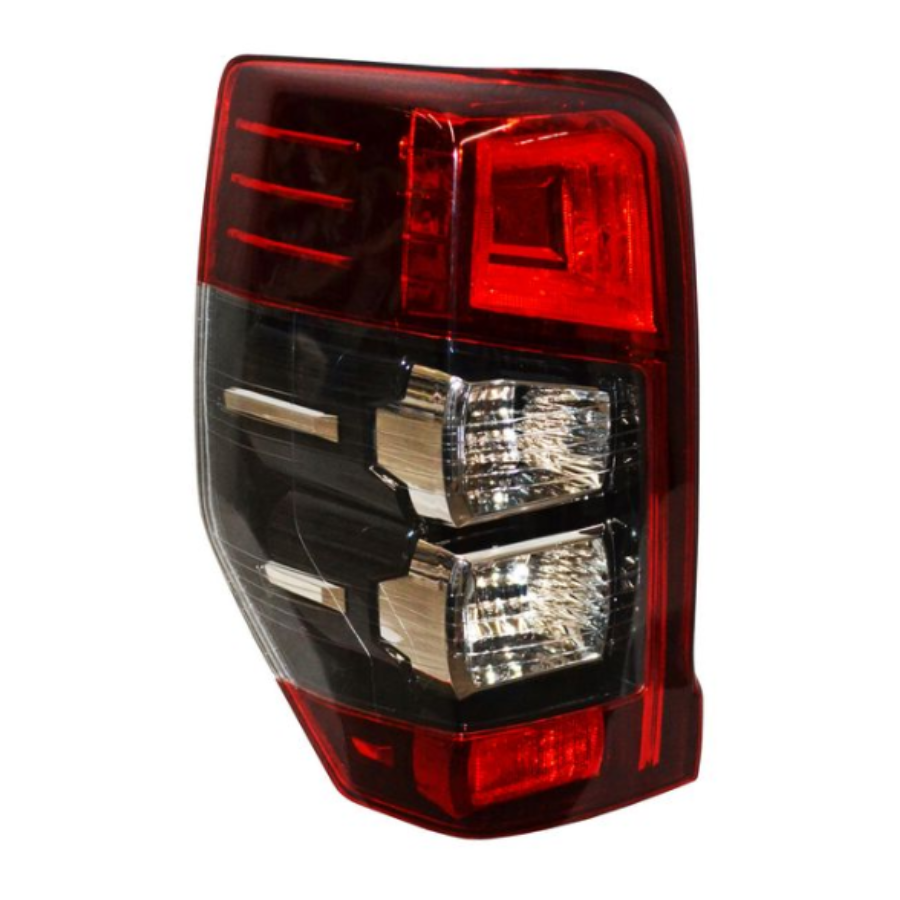 CALAVERA  MITSUBISHI L200 2020-2024  IZQ C/ARNES C/LED (ROJO/BLANCO/BLANCO)